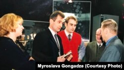 Георгій Гонгадзе (другий ліворуч), архівне фото, 1999 рік