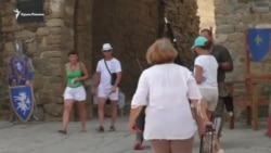 Турнир «Генуэзский шлем»: у стен крепости в Судаке звенят мечи и свистят стрелы (видео)