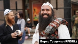 Pelerini evrei la Uman pe 30 septembrie 2024, de Rosh Hashannah (anul nou evreiesc).