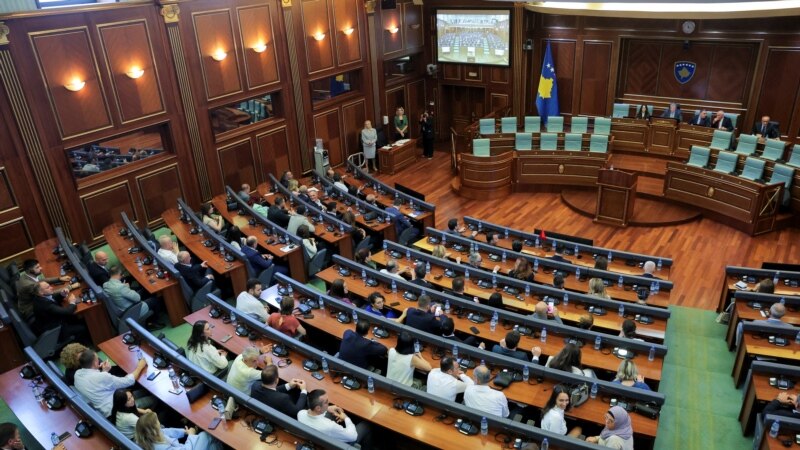 Razprava med Qunijem in Gërvallo glede zvestobe in glasovanja v parlamentu