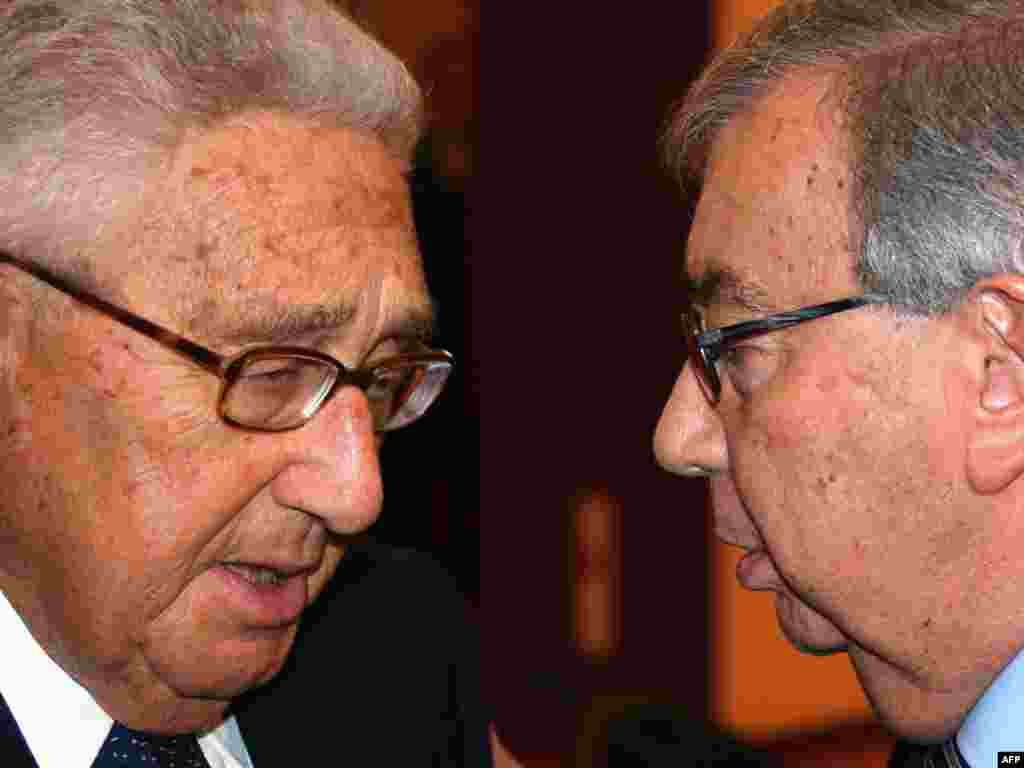 Rusija - Susret dva bivša lidera - Bivši ruski premijer Yevgeny Primakov i bivši državni sekretar SAD-a Henry Kissinger su izgleda imali što da kažu jedan drugom prošlog tjedna u Moskvi.