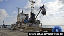 Арестованное судно «Норд» в порту Бердянска. Октябрь 2018 года