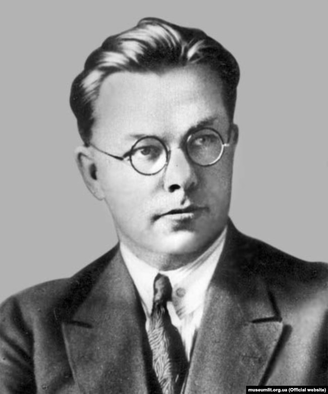 Микола Зеров (1890–1937) – український поет, літературознавець, літературний критик, полеміст, лідер «неокласиків», майстер сонетної форми та перекладач античної поезії