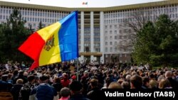 La o demonstrație a Blocului ACUM în fața Parlamentului în martie 2019