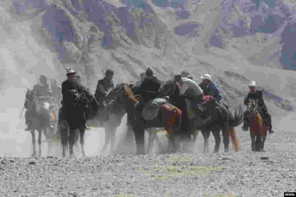 Тажикстандын Мургабында 18-19-июлда ат чабыш болду. - Tajikistan - Murgab, Gorno Badakhshan, Horse Festival 19July2009