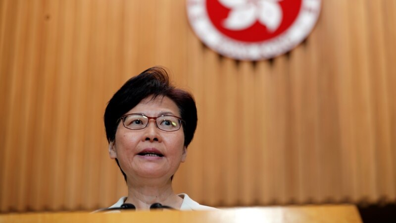 Liderja e Hong Kongut nuk synon mandat të dytë
