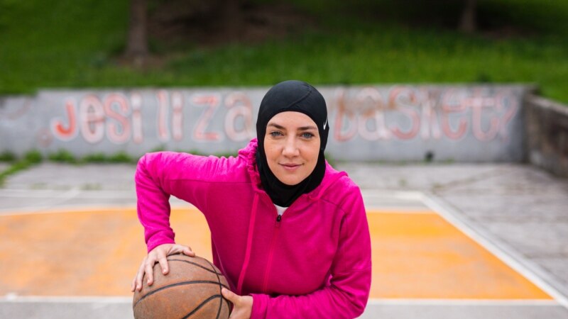 Košarkašica Indira Kaljo: Kako smo se izborile za hidžab u FIBA-i 