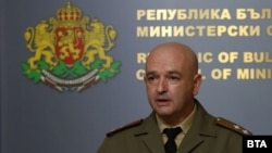 Председателят на Националния оперативен щаб генерал-майор професор д-р Венцислав Мутафчийски даде брифинг в Министерския съвет. 