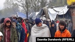Foto arkiv - migrantët në Bosnje. 