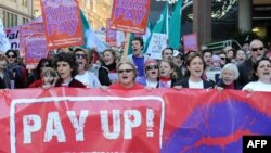 اعتراض زنان در استرالیا به درآمد نابرابر با مردان، در سال ۲۰۱۰
