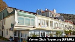 Бывшие доходные дома Н. Дойля и А. Христопуло на набережной Назукина, 7 и 9