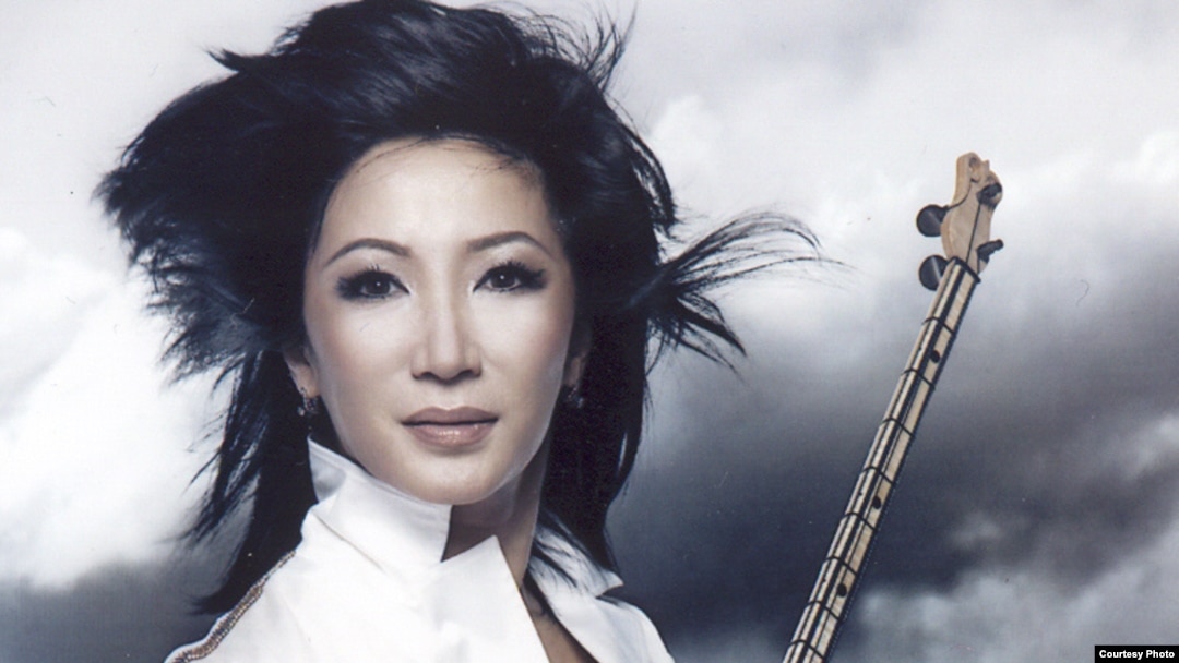 Жіңішке ара белі, үлкен бөкселері, видео, фото, мобильді нұсқасы