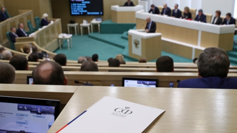 Русија- горниот дом го одобри законот за категоризација на новинари како странски агенти
