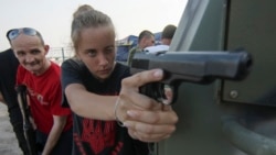 Ваша Свобода | Чи дозволяти українцям володіння зброєю?