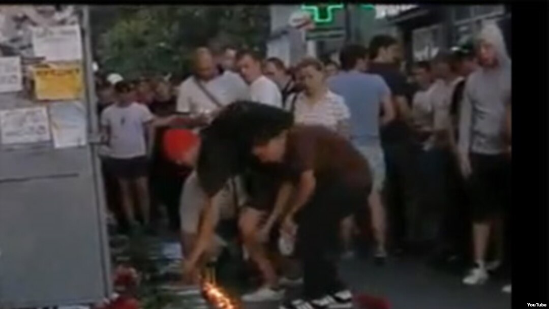14 июля 2010 года. Акции националистов, поминавших своего погибшего товарища, правоохранительные органы не мешали.