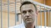 Суд у Росії залишив Навального під арештом