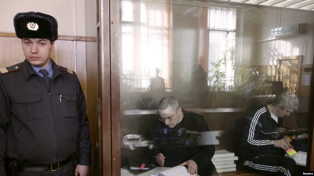 Михаил Ходорковский и Платон Лебедев в Хамовническом суде