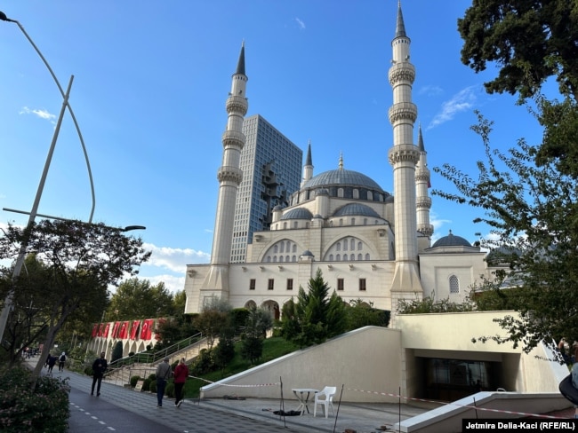 Pamje e Xhamisë së Namazgjasë në Tiranë.