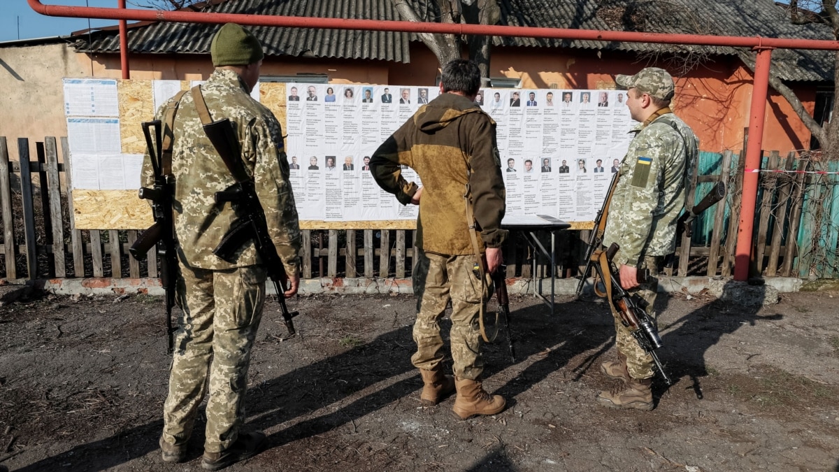 A front-line polling station for Ukrainian soldiers in Zaitseve, Bakhmut district, Donetsk region, on March 31, 2019.