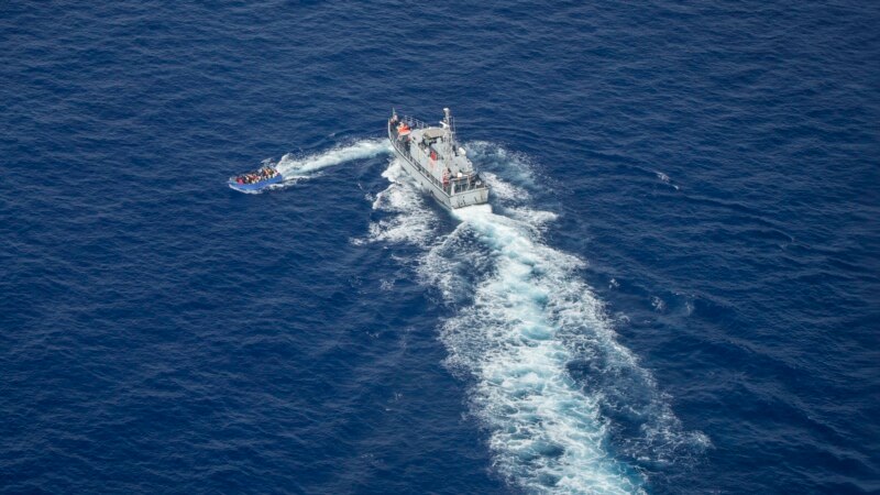Педесеттина исчезнати откако потонал брод кај Сенегал