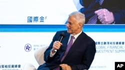 Directorul executiv al grupului Standard Chartered, Bill Winters, la summitul de investiții al liderilor financiari - Hong Kong, miercuri, 2 noiembrie 2022