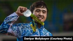 Дзюдошы Елдос Сметовтің Рио олимпиадасында күміс медаль иеленген сәті. 6 тамыз 2016 жыл.