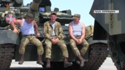 Порошенко передав армії 141 одиницю військової техніки (відео)