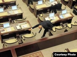 Milli Məclisdən görüntü