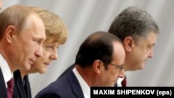 Владимир Путин (с), Ангела Меркель, Франсуа Олланд, Петр Порошенко