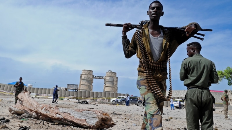 Cel puțin șapte răniți într-un atac al unui atentator sinucigaș din capitala Somaliei