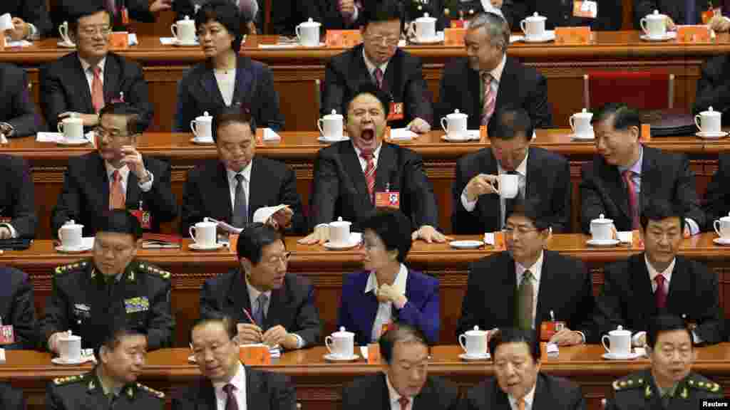 Delegati neposredno uoči otvaranja, Peking, 8. novembar 2012. Foto: REUTERS / Jason Lee 