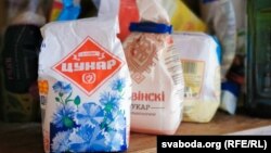 Тавары беларускіх вытворцаў, падпісаныя па-беларуску, застаюцца ў меншасьці на паліцах беларускіх крамаў