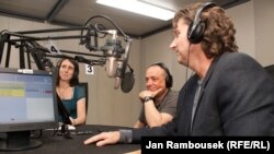 Unwitting Blender News Quiz contestants Kathleen Moore (left), Brian Whitmore, and Andy Heil in The Blender studio