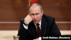 Vladimir Putin la conferința de presă de la Ankara
