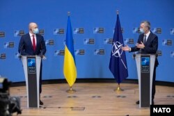 Премьер-министр Украины Денис Шмыгаль и генсек НАТО Йенс Столтенберг, 9 февраля 2021 года