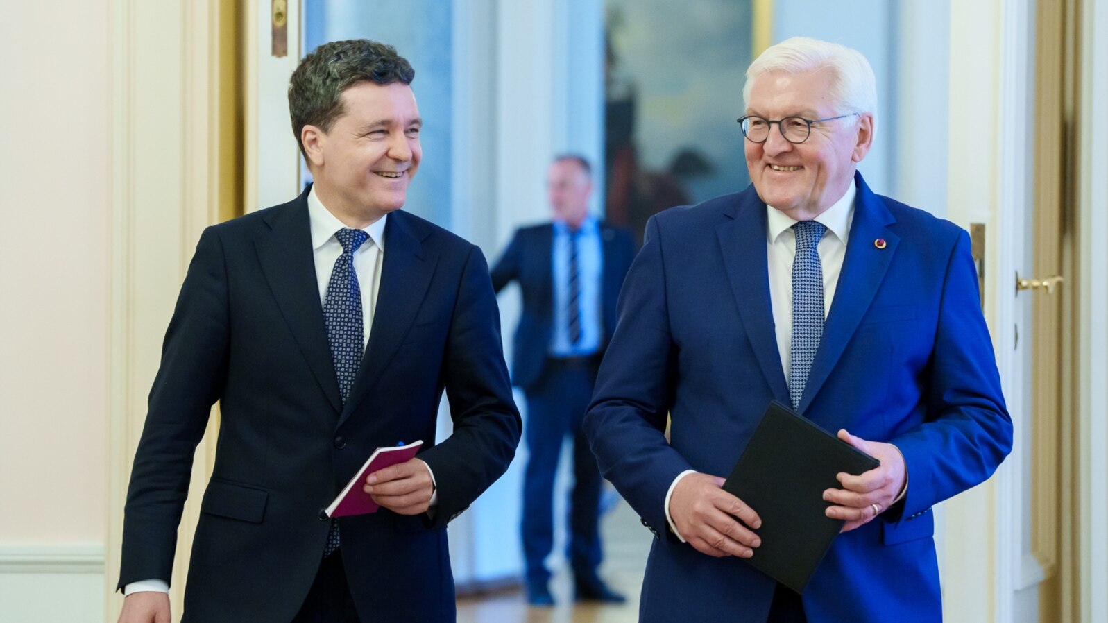 Președintele României, Nicușor Dan, a fost primit oficial de președintele Germaniei, Frank-Walter Steinmeier.