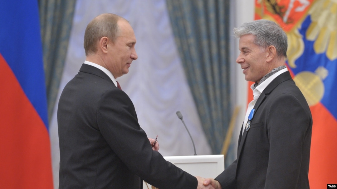 Владимир Путин һәм Олег Газманов. Архив фотосы