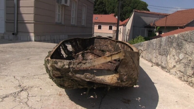 Čamac s kraja 19. vijeka izvučen iz rijeke u centru Trebinja