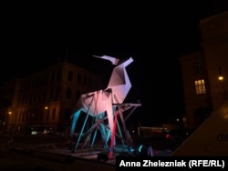 Скульптура «Олень» Жанни Кадирової у Празі