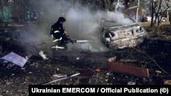 რუსეთის სამხედრო ძალებმა უკრაინის ქალაქ სუმიზე სარაკეტო შეტევა 17 ნოემბერს, გვიან საღამოს მიიტანეს.