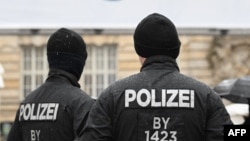 Слідство вважає, що іноземці, імена яких не оприлюднюють, діяли «на завдання неназваної організації або структури за межами Німеччини»