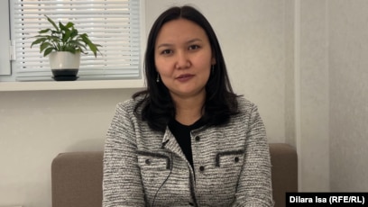 Жалаңаш толымды әйелдер ВК-дағы егіздердің порносы