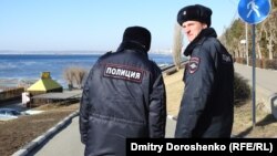 Rus polisiýa işgärleri (illýustrasiýa suraty)