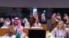 Mohammed bin Salman (stânga), prim-ministru al Arabiei Saudite și prinț moștenitor, și prim-ministrul Italiei Giorgia Meloni participă la o masă rotundă a Consiliului de Cooperare UE-Golf, în clădirea Consiliului European de la Bruxelles, Belgia, 16 octombrie 2024. 