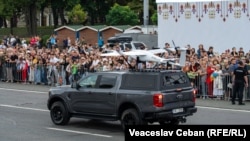 Dronă pe un pick-up la parada militară de Ziua Independenței, 27 august 2026, la Chișinău. 