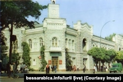 Clădirea Sovietului orășenesc din Chișinău (actuala Primărie) avea fațada verde în anii 1980