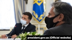 Президент Украины Владимир Зеленский (слева) и государственный секретарь США Энтони Блинкен. Киев, 6 мая 2021 года
