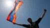 Nikol Pașinian a fost ales de protestatarii armenii „candidat al poporului” la funcția de premier (VIDEO)