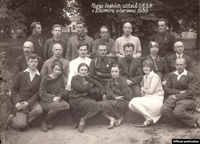 Групповой снимок участников курсов чешских учителей в Житомире, 1930 год