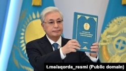Токаев жаңы Конституцияга 17-мартта кол койду. Астана